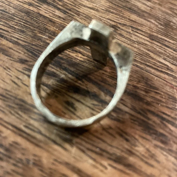 - Sterling silver sand casted cross ring - Picture 8 of 14